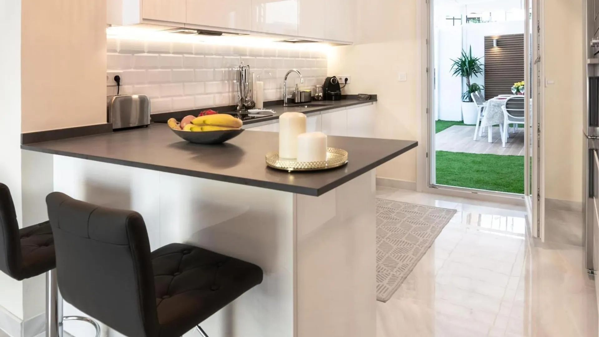 Apartamento Bajo Con Jardin En Marbella Centro