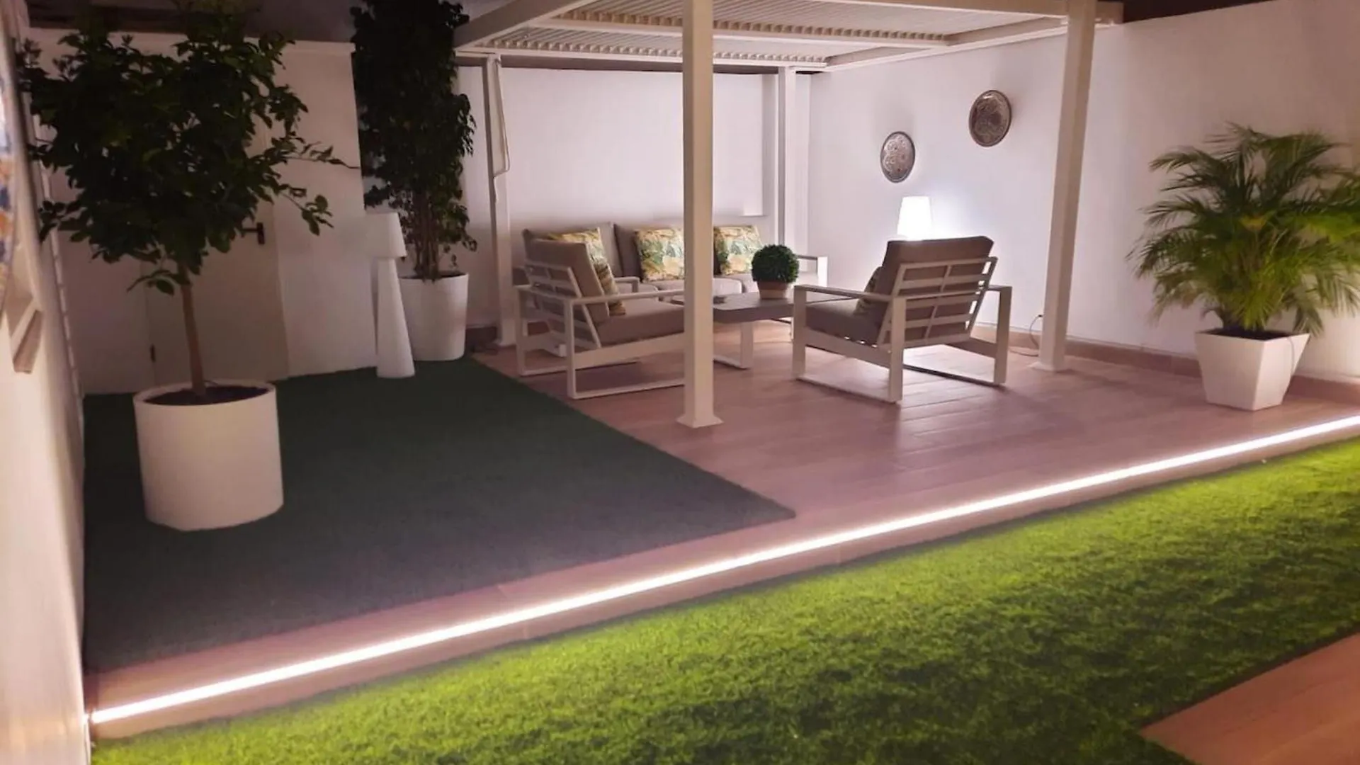 Apartamento Bajo Con Jardin En Marbella Centro