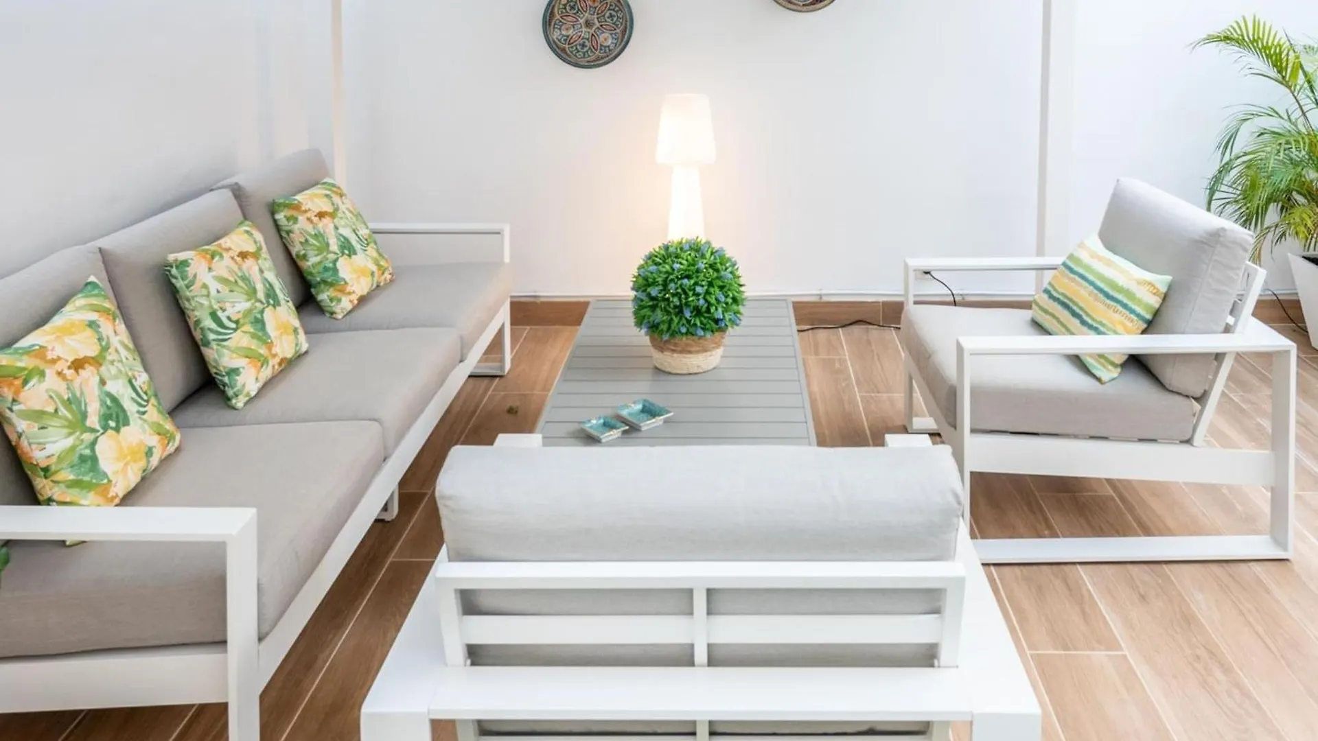 Apartamento Bajo Con Jardin En Marbella Centro