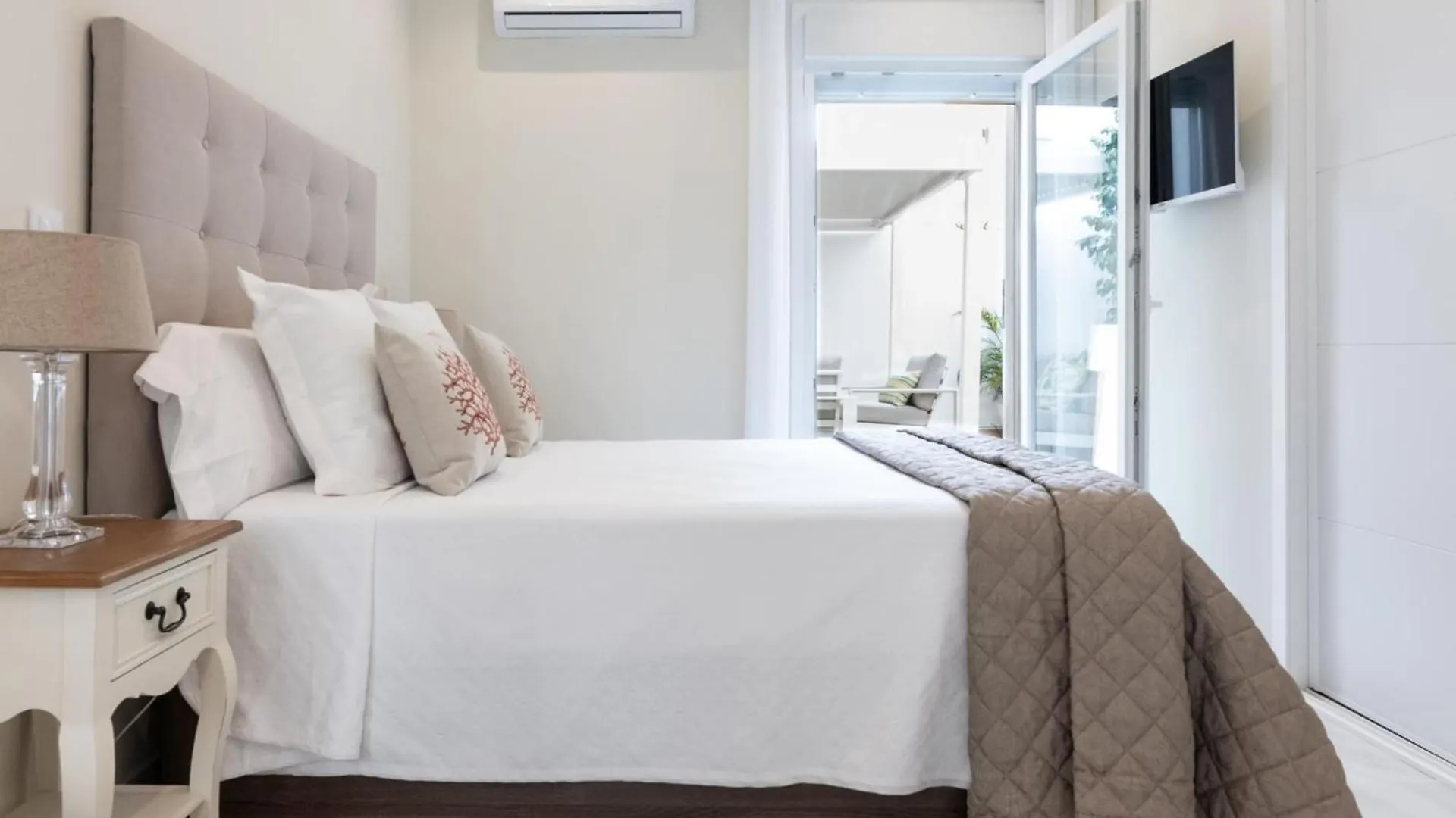 Apartamento Bajo Con Jardin En Marbella Centro España