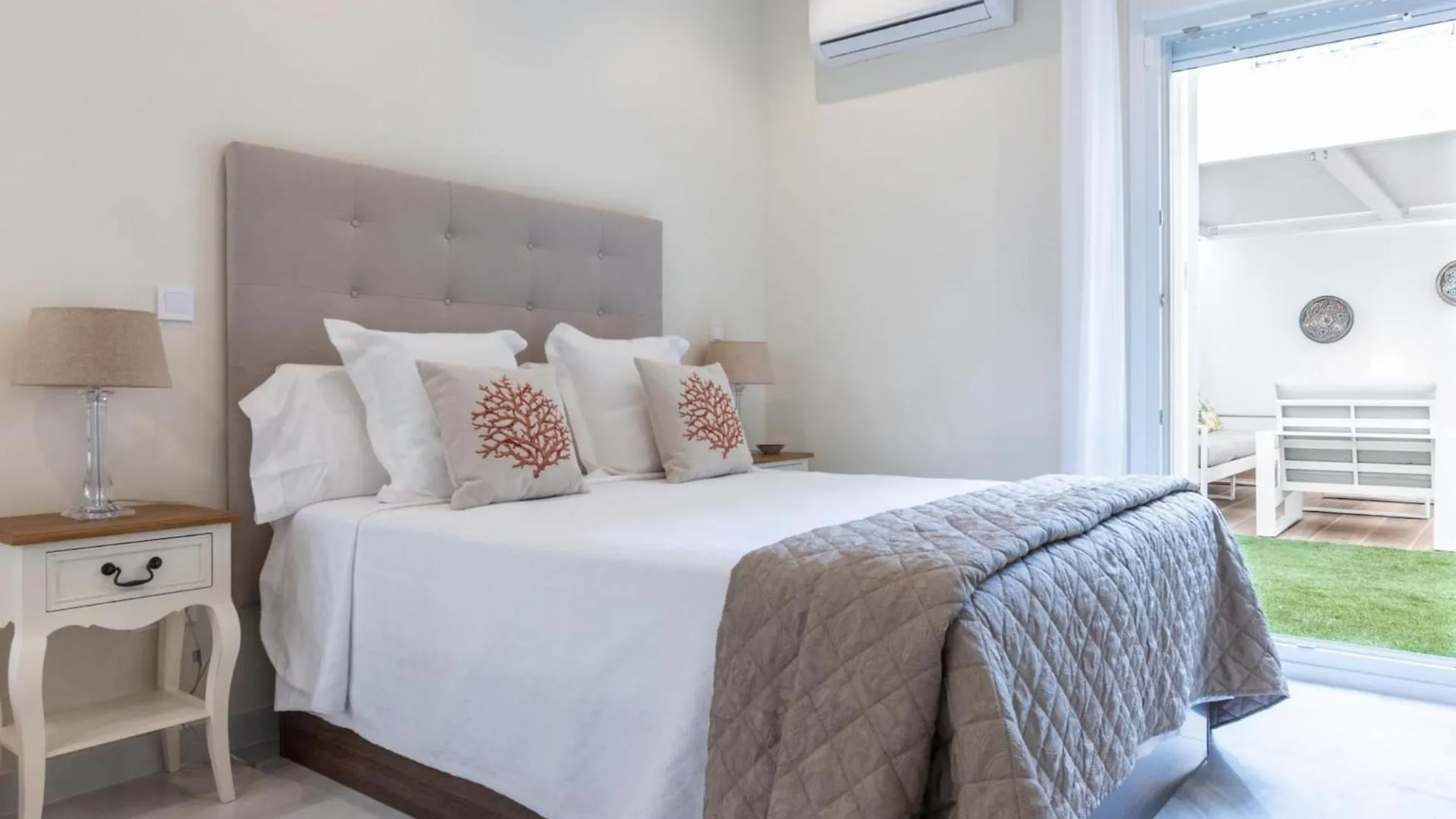Apartamento Bajo Con Jardin En Marbella Centro