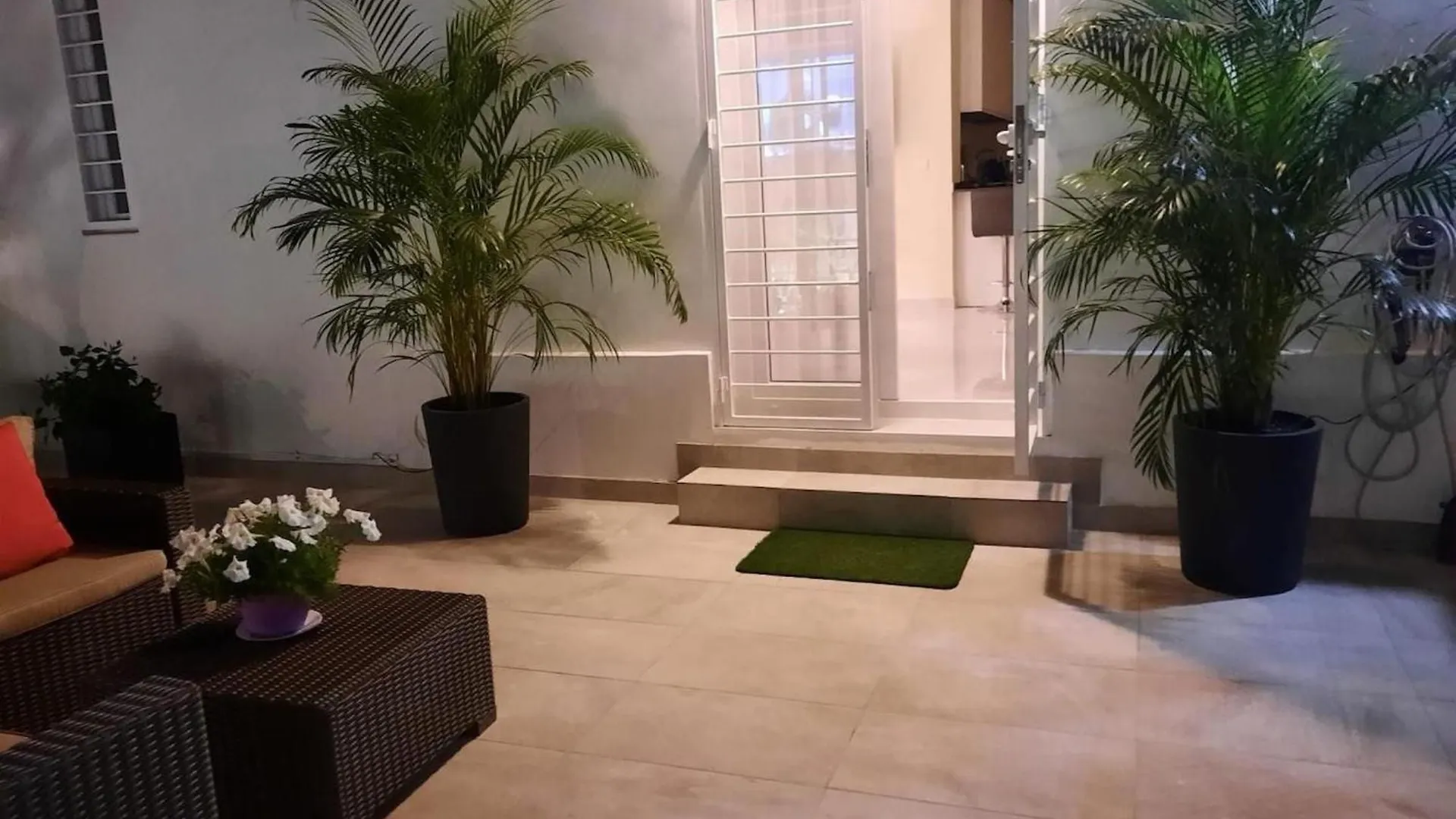 Apartamento Bajo Con Jardin En Marbella Centro
