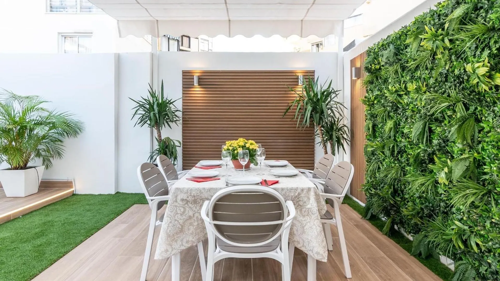 Apartamento Bajo Con Jardin En Marbella Centro España